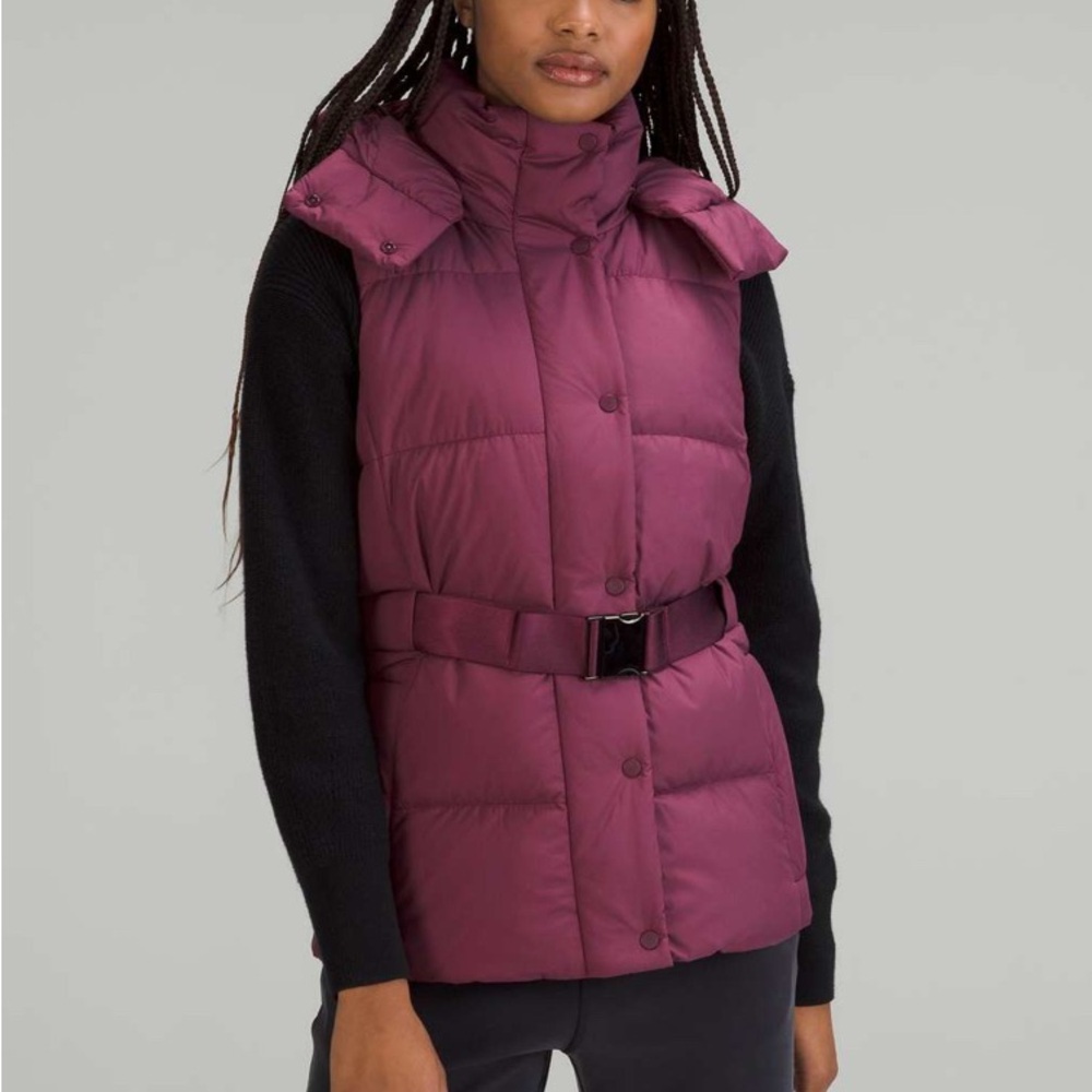 New Lululemon Wunder Puff Waist Vest
Cassis size 2 color purple